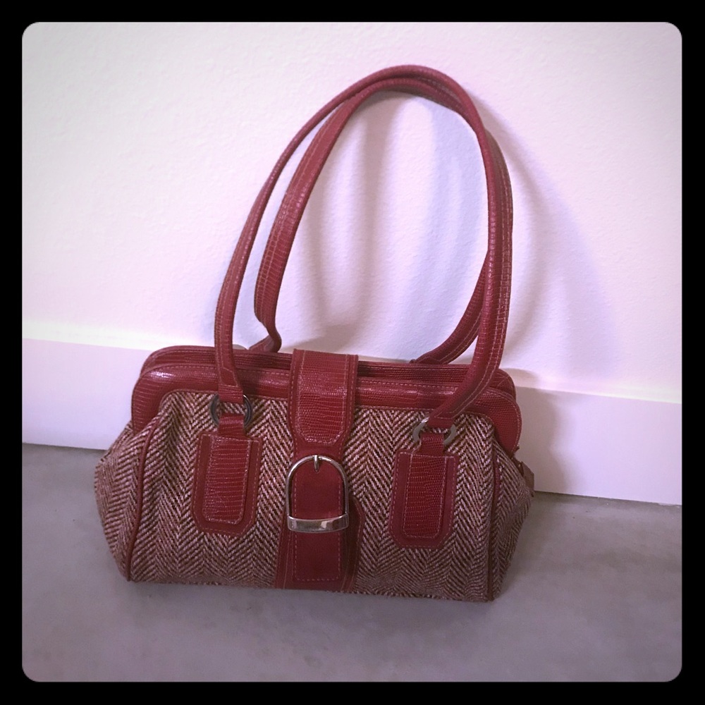 Indeed purse in great condition!